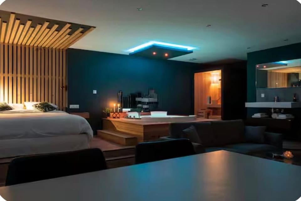 Loveroom Lens Apartment hotel in Lens