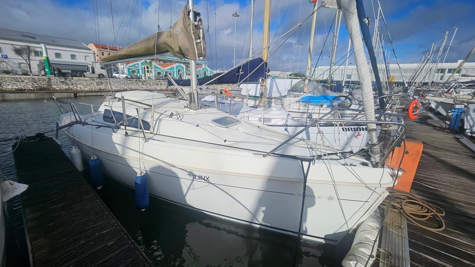 Lisboa Barco Ilinx Marina Parque das Nações Docked boat in Lisbon