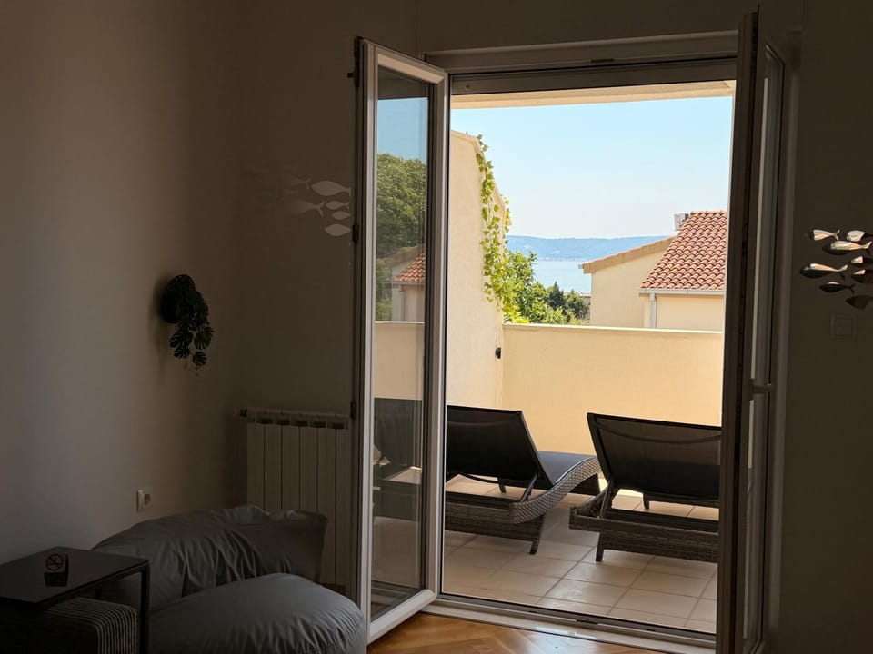 Patio, Natural landscape, View (from property/room), Balcony/Terrace, Seating area, Sea view, sunbed
