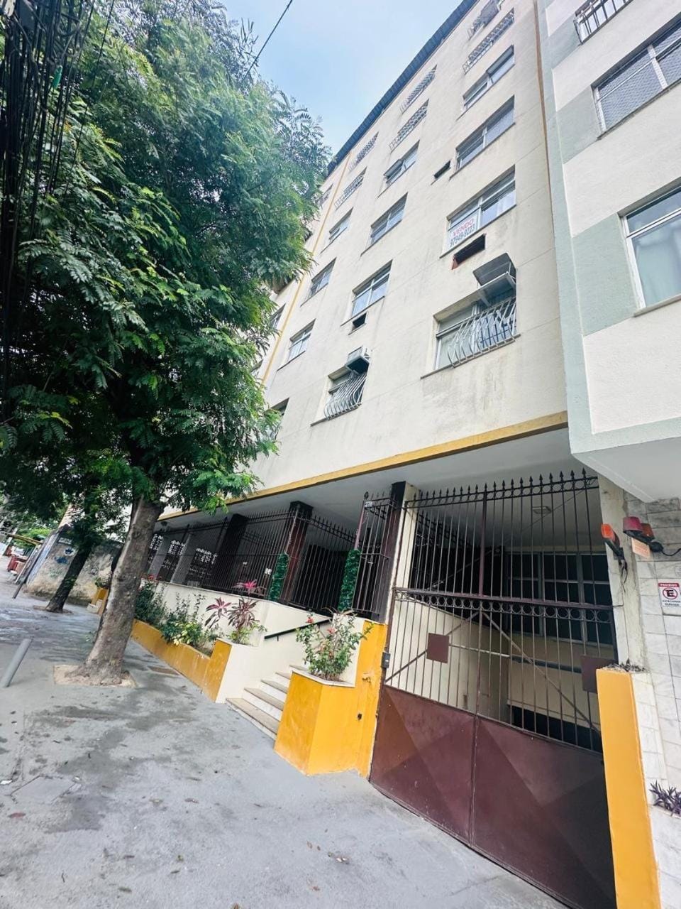 Property building, Facade/entrance