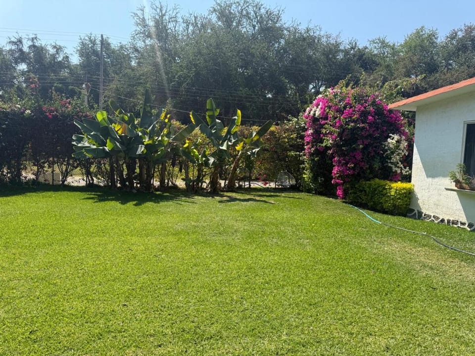 Casa Los Cardenales Ticuman House in State of Morelos