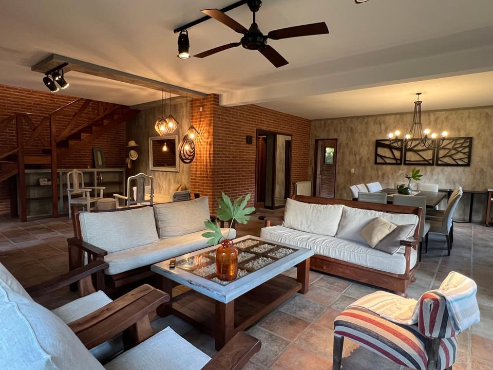 Casa para 16 personas en el corazon de Carilo House in Cariló