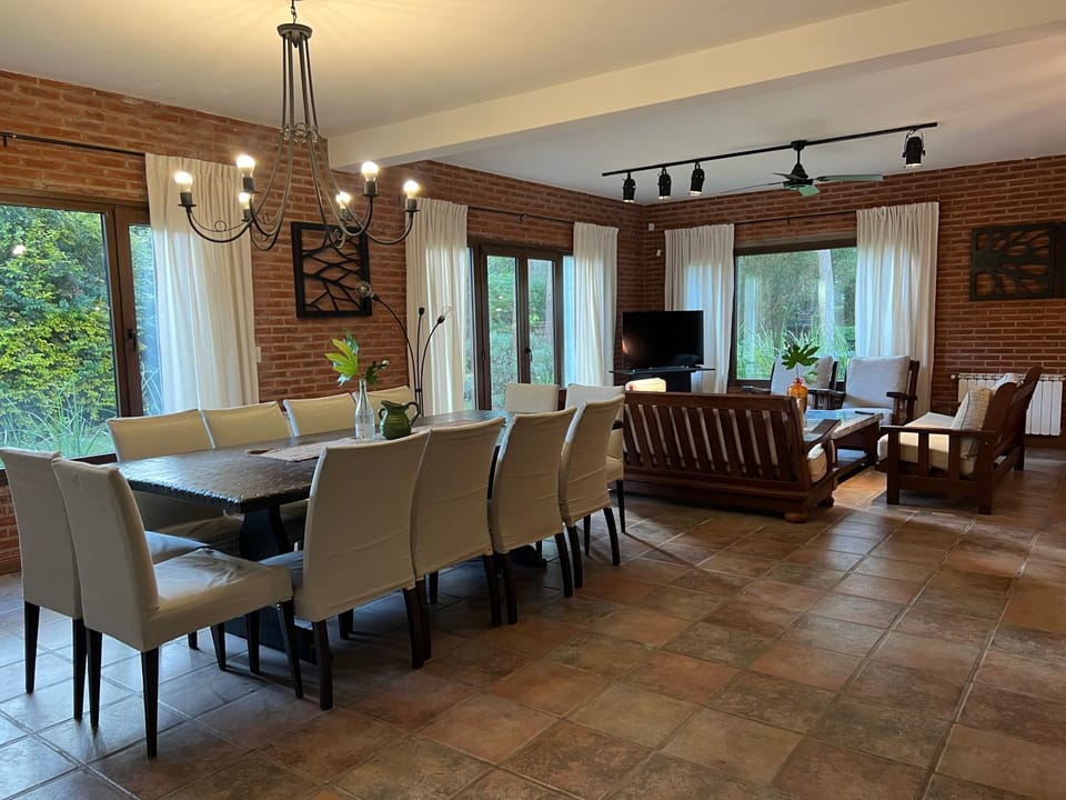 Casa para 16 personas en el corazon de Carilo House in Cariló