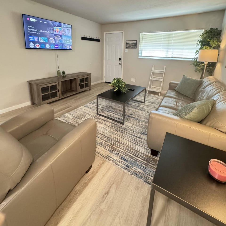 CL Dallas E6 Apartment in Dallas