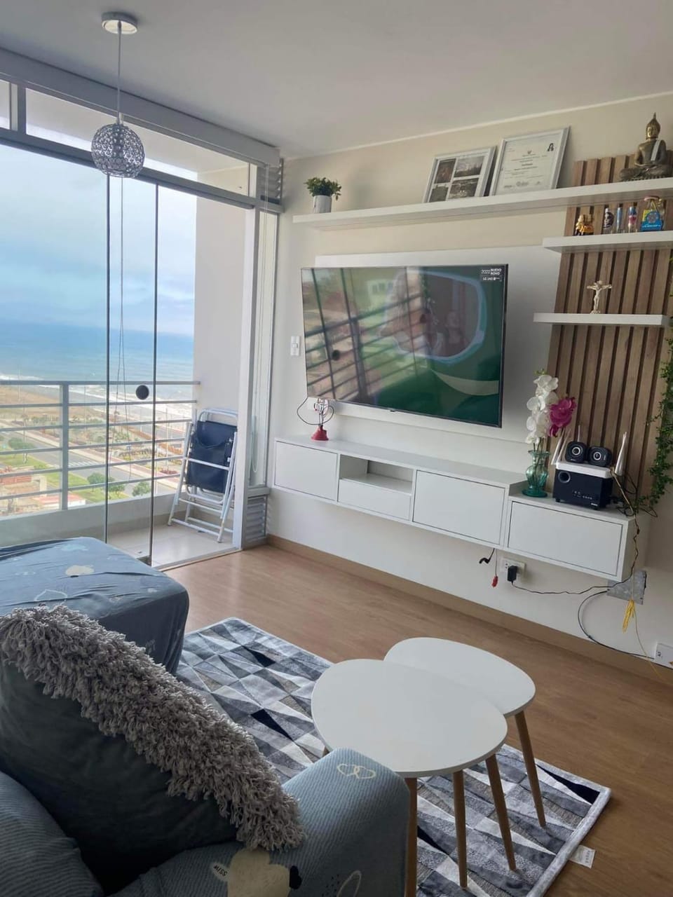 Communal lounge/ TV room, Natural landscape, TV and multimedia, Living room, Sea view
