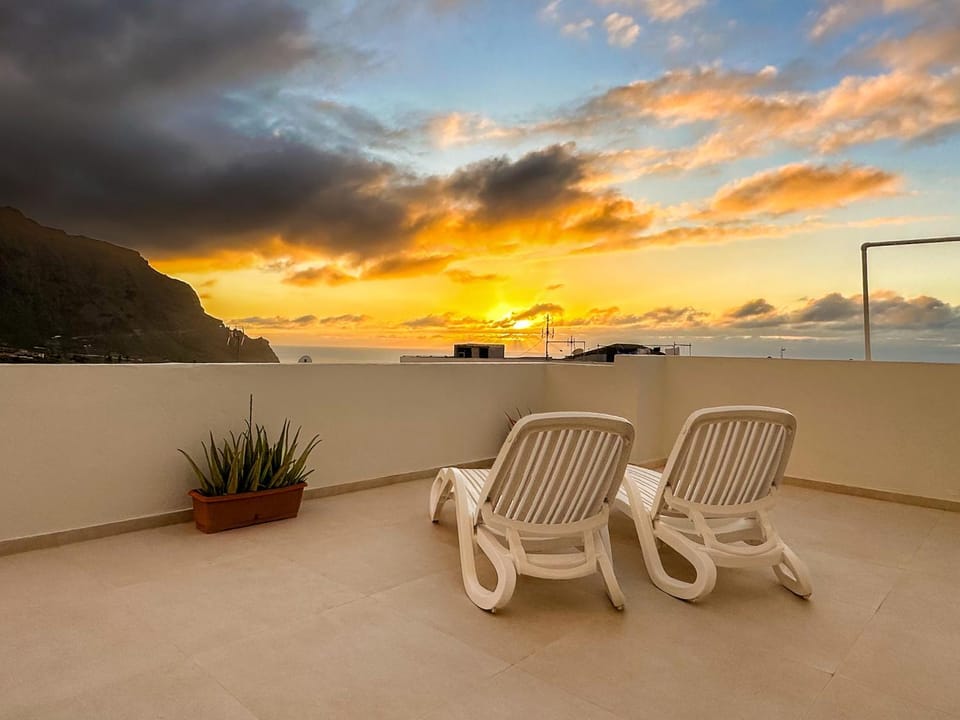 Spring, View (from property/room), View (from property/room), Balcony/Terrace, Mountain view, Sea view, sunbed
