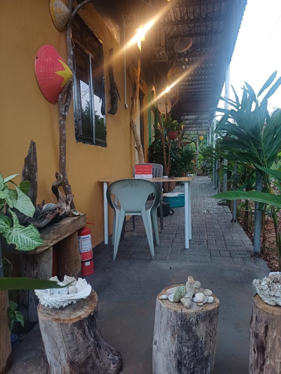 Communal lounge/ TV room, Children play ground, Balcony/Terrace, Hiking