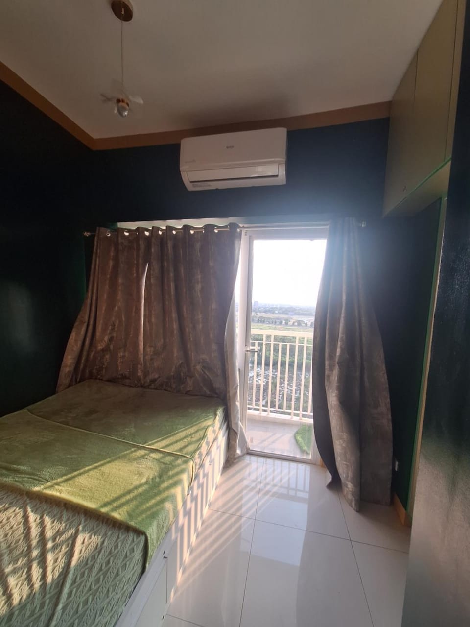 Carl fritz Condo Hotel in Las Pinas