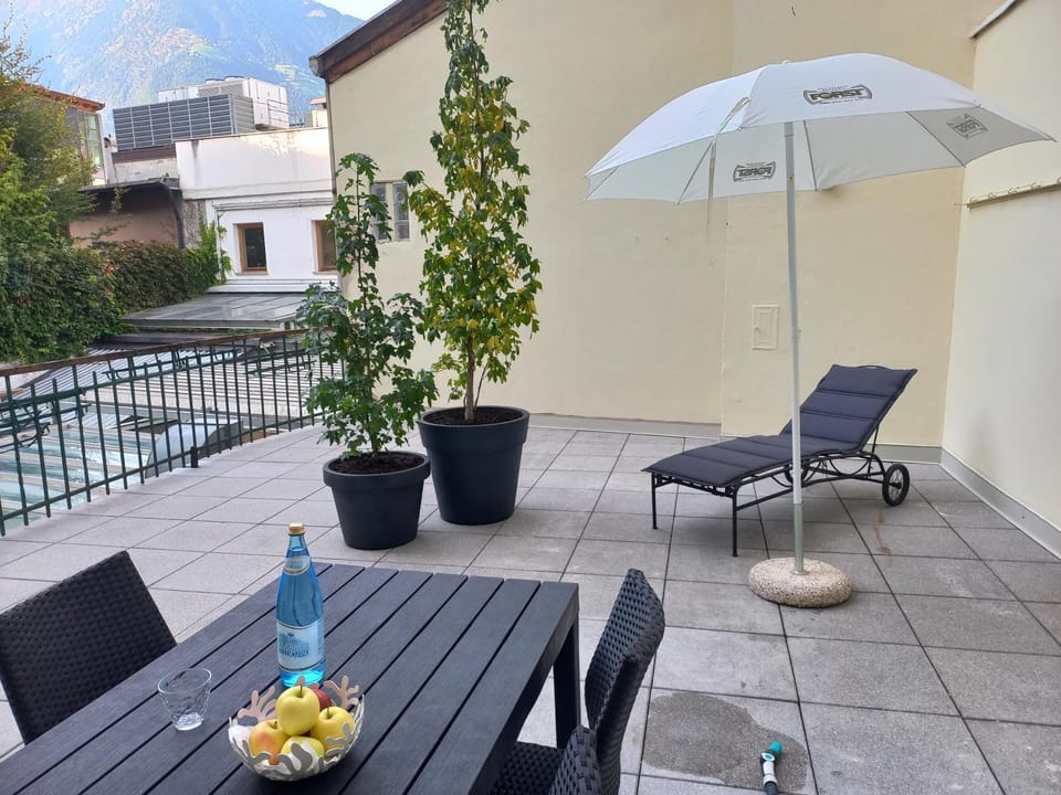 Balcony/Terrace, Inner courtyard view
