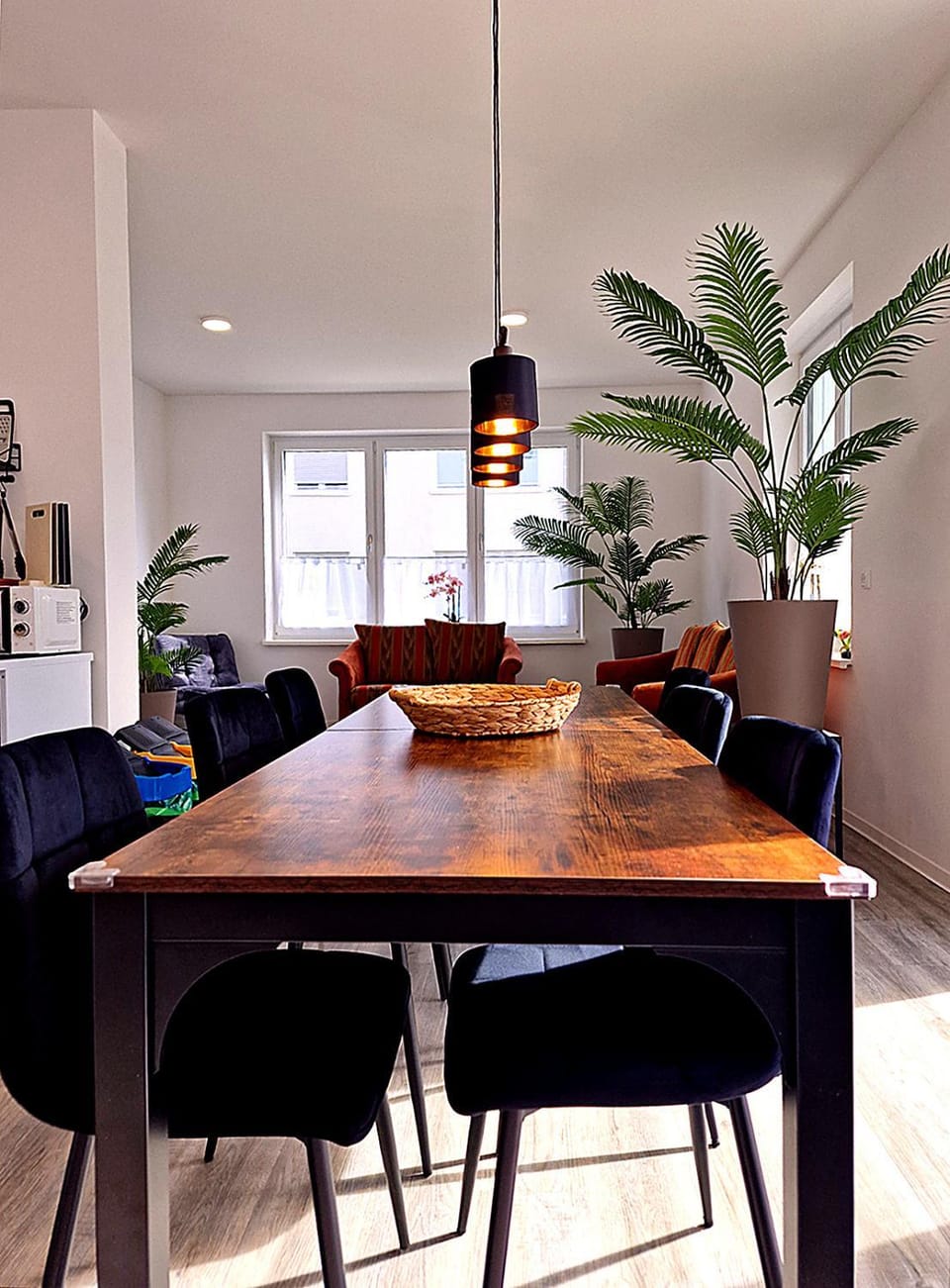 Living room, Seating area, Dining area