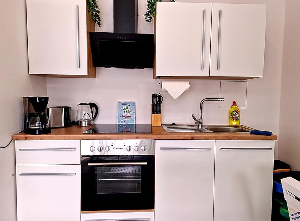 Kitchen or kitchenette, kitchen