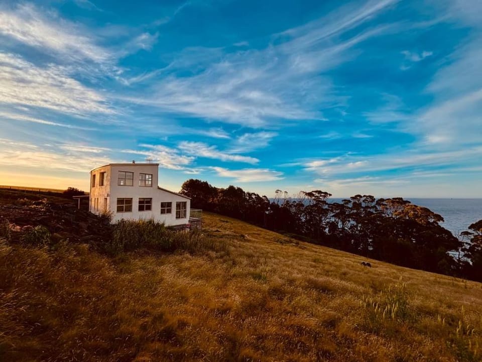 The Hemp House | Table Cape Ocean Views House in Tasmania