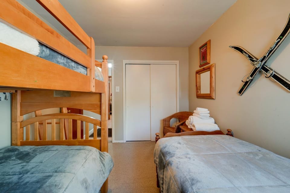 Cozy Cabin in Central Truckee, Large Deck Cabin in Truckee