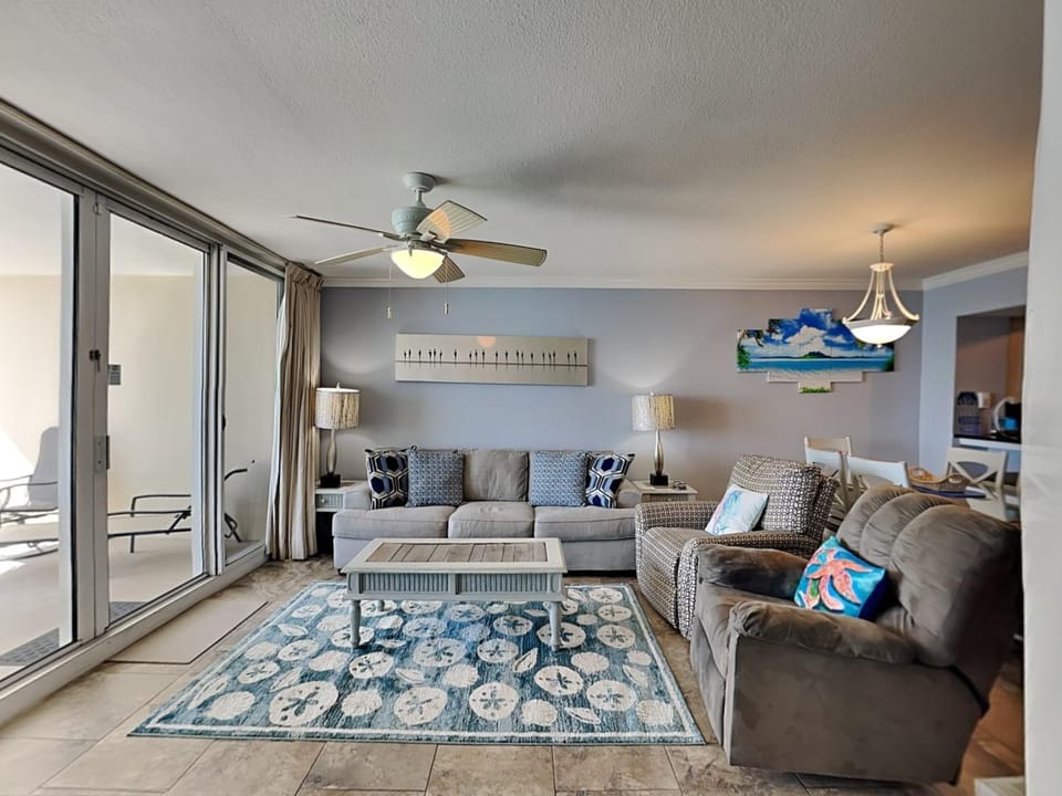 Balcony/Terrace, Living room, Seating area, Sea view