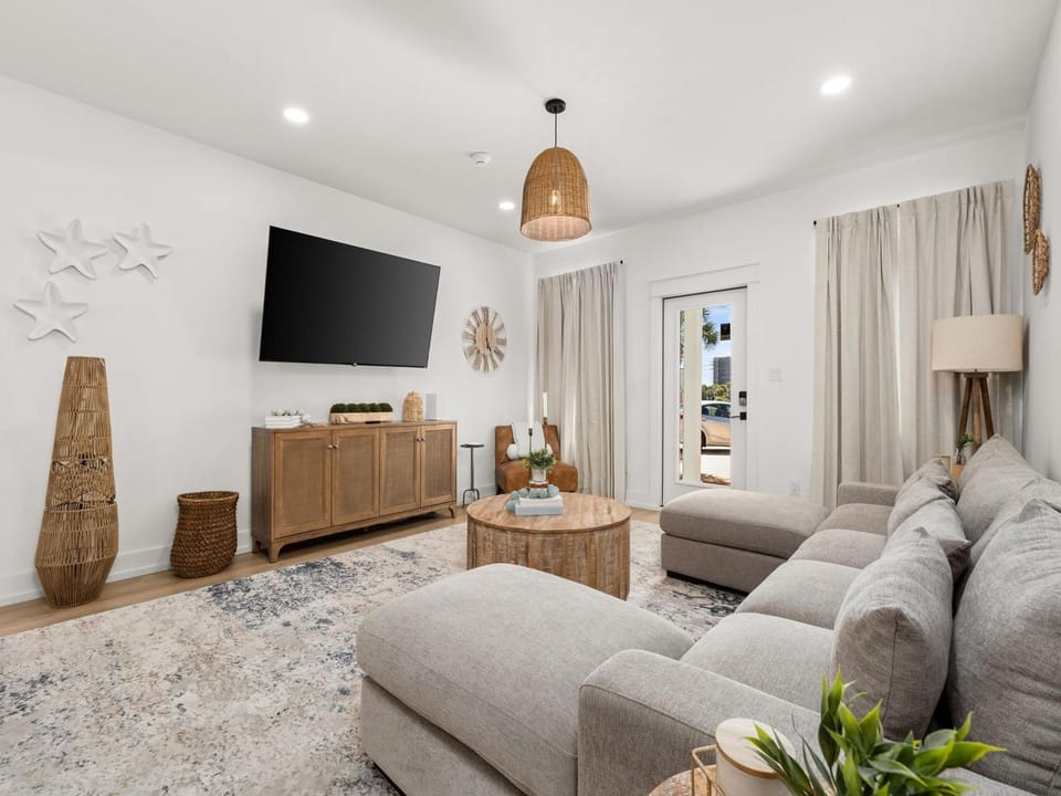 TV and multimedia, Living room, Seating area, furniture