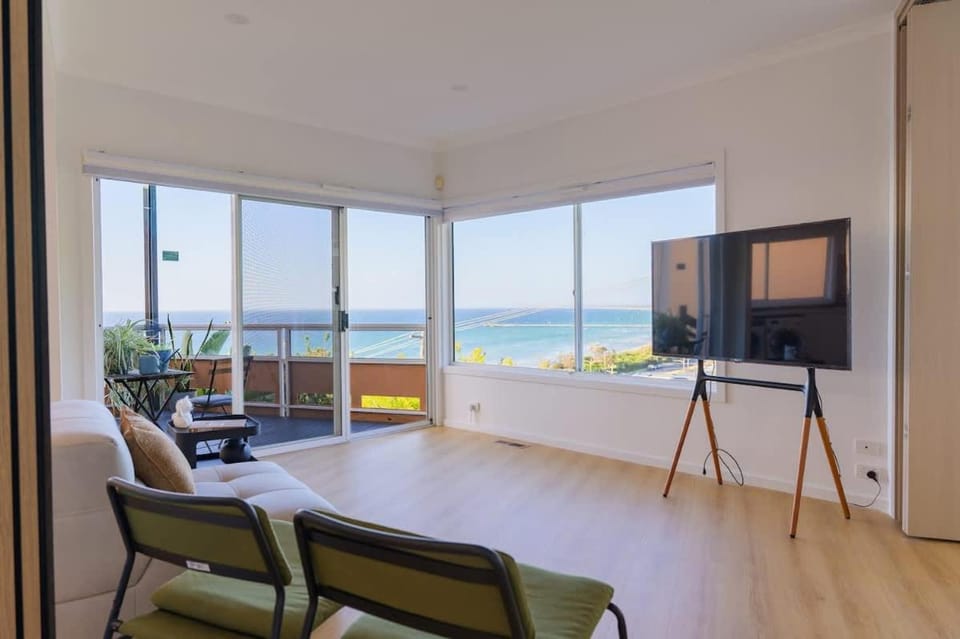 Pudding's Home Seaview Sanctuary at the Beach House in Frankston
