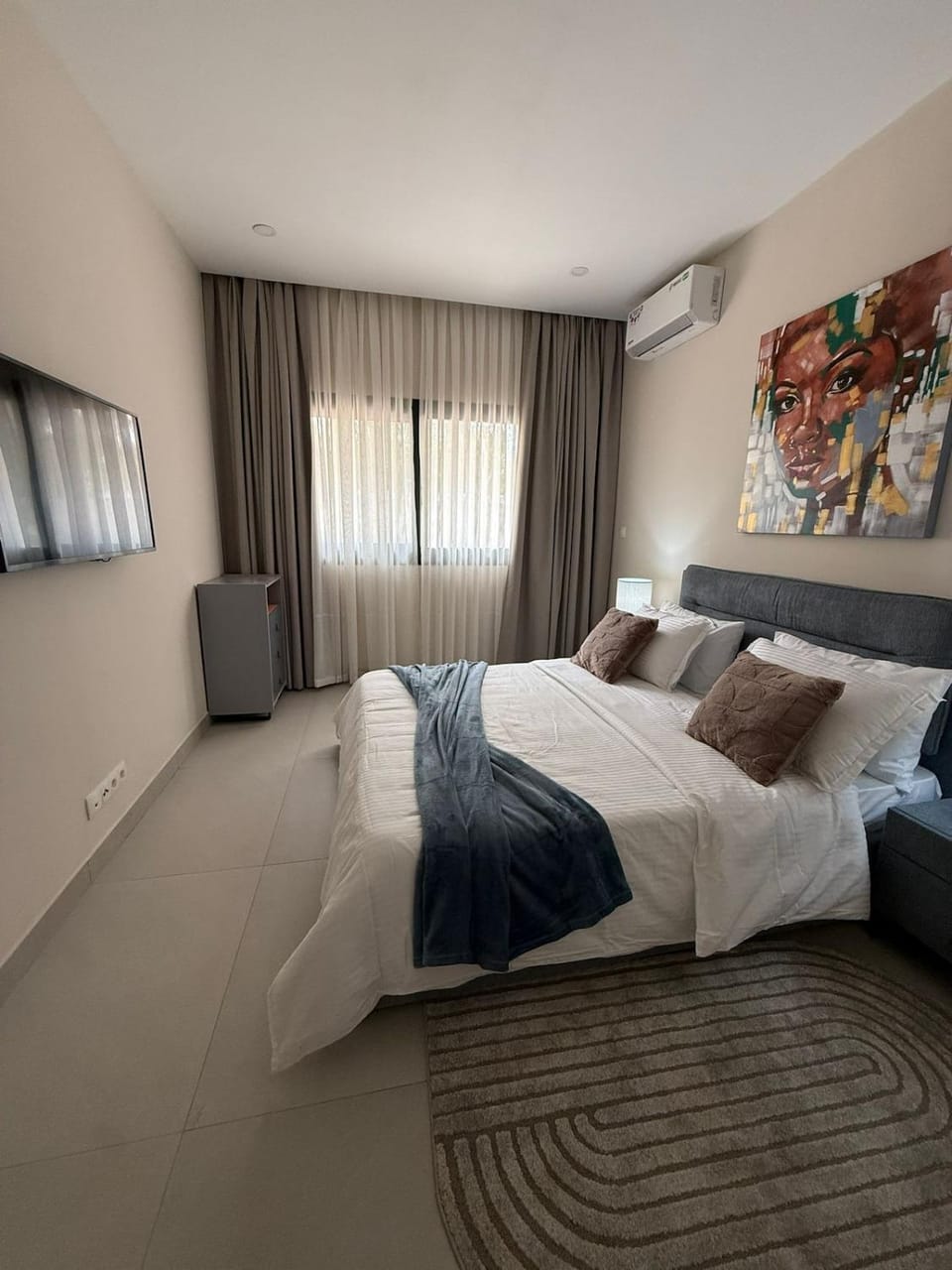 Bed, Photo of the whole room, Bedroom