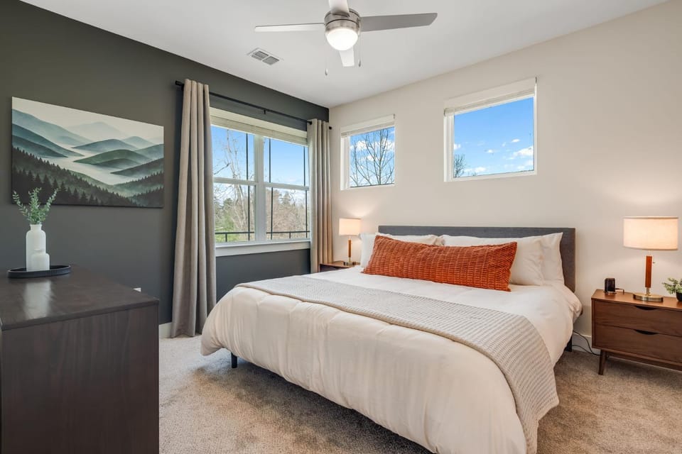 Bed, Photo of the whole room, Bedroom