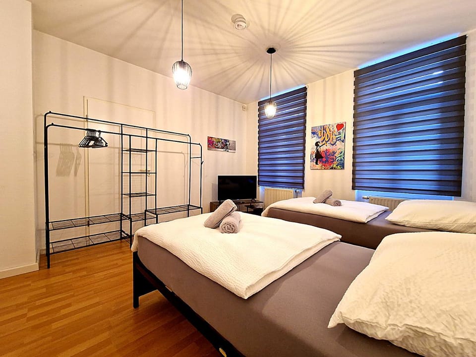 Bed, Photo of the whole room, towels
