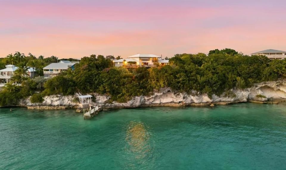 Russell Island Beachfront Style Home House in North Eleuthera