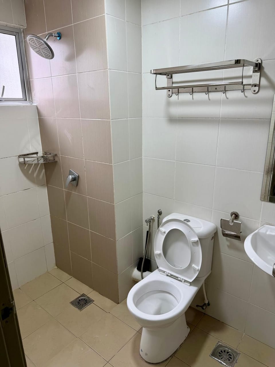 Shower, Toilet, Bathroom, bidet, towels