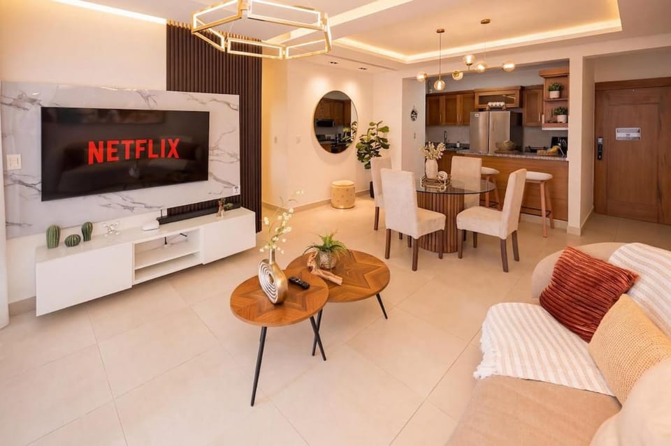 Communal lounge/ TV room, TV and multimedia, Living room, Evening entertainment
