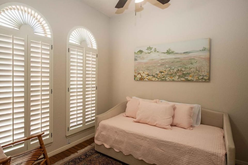 El Paso Desert Home for 14 with Hot Tub & Backyard House in El Paso