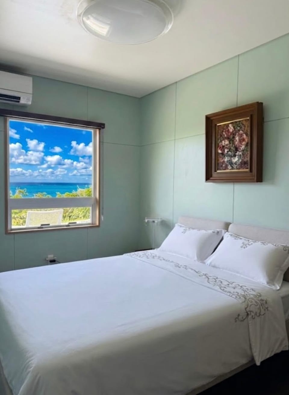 Nanjo Art Villa 橘邸 NEW OPEN 1日1組限定 海を望みながら泊まれるプライベートアートヴィラ Villa in Okinawa Prefecture