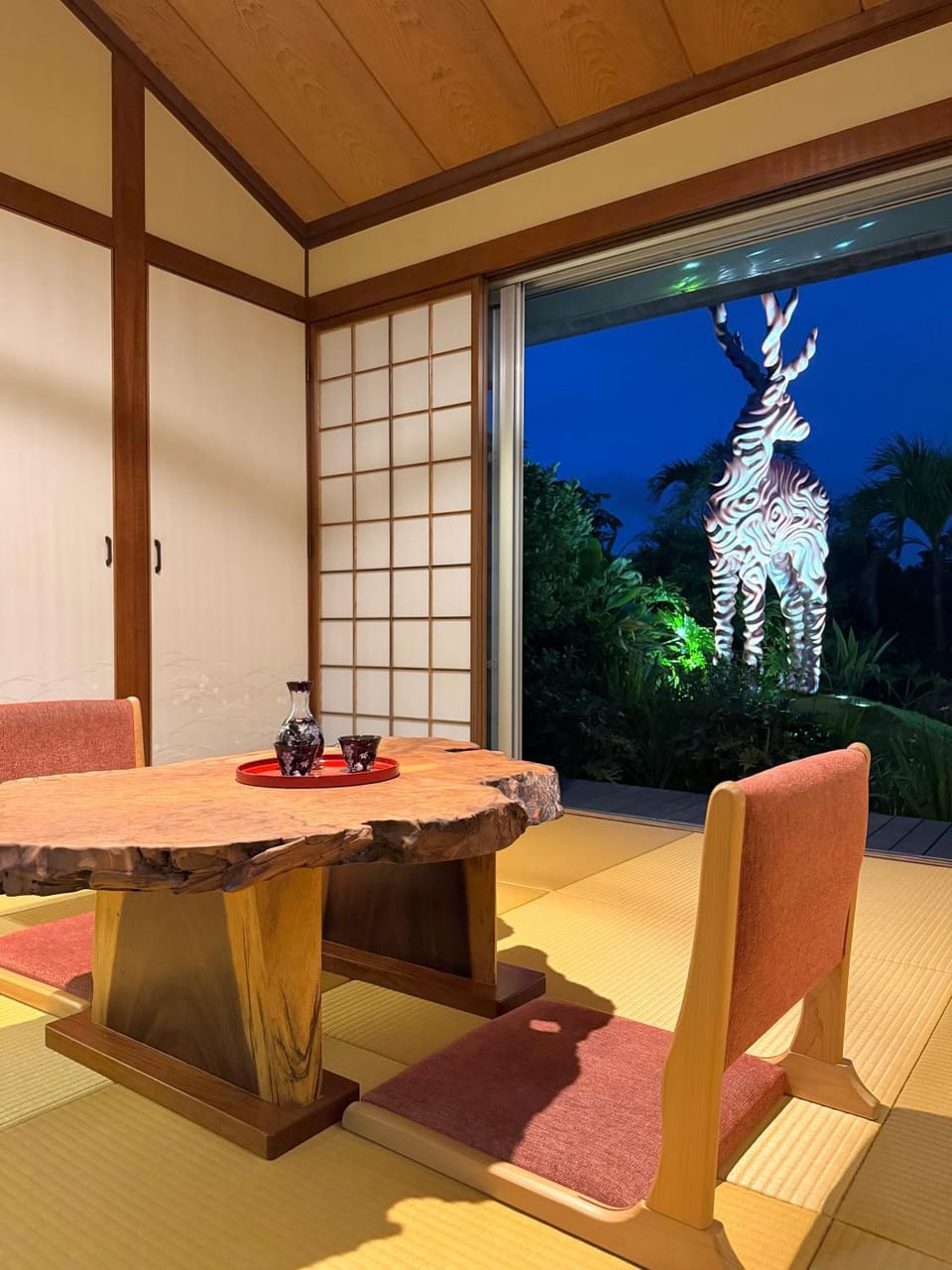 Nanjo Art Villa 橘邸 NEW OPEN 1日1組限定 海を望みながら泊まれるプライベートアートヴィラ Villa in Okinawa Prefecture