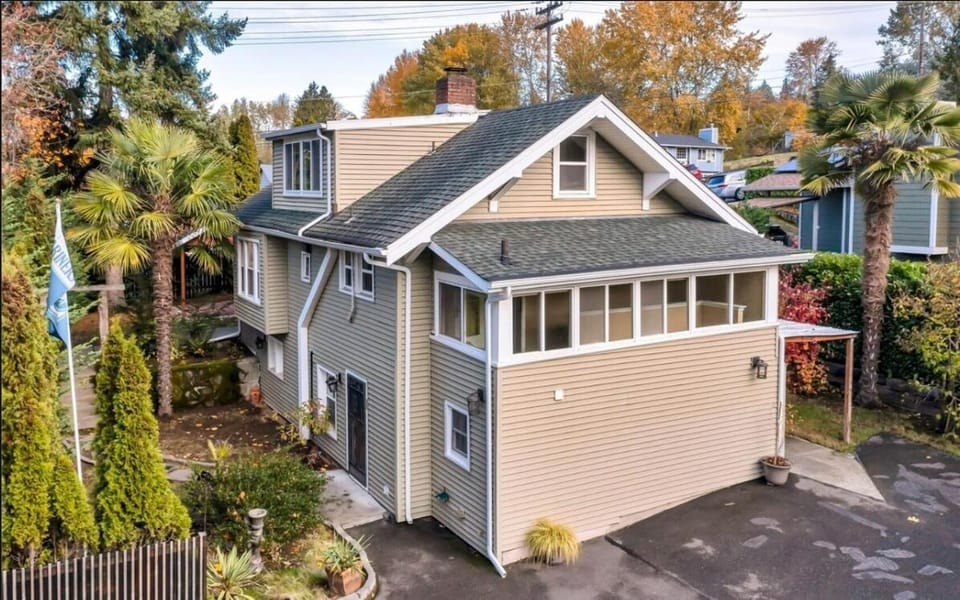 Cozy 4BR House Perfect for Families in West Seattle House in Seattle