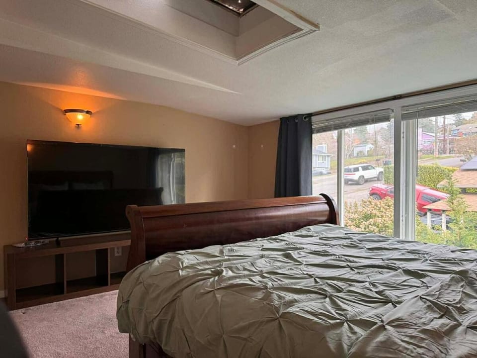 Cozy 4BR House Perfect for Families in West Seattle House in Seattle