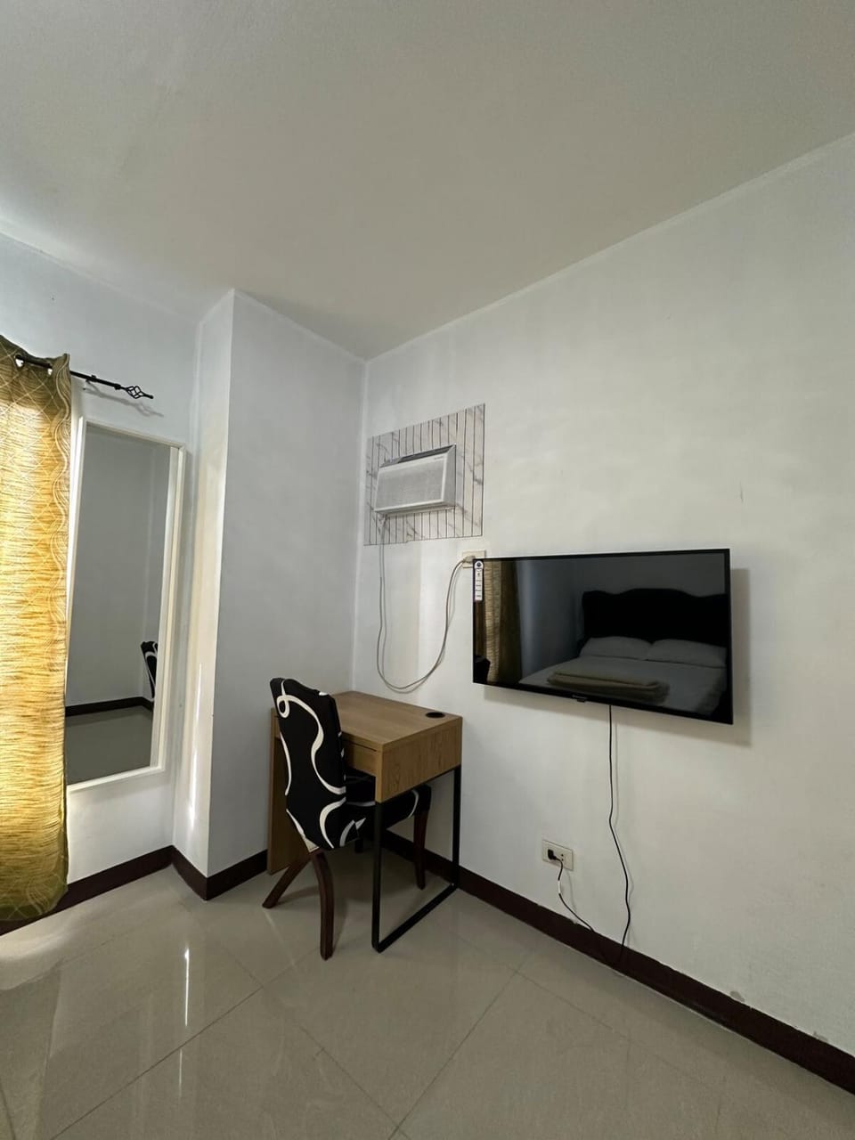 Fully Furnished 2-storey 3 bedroom with parking space and garage Apartment in Calabarzon