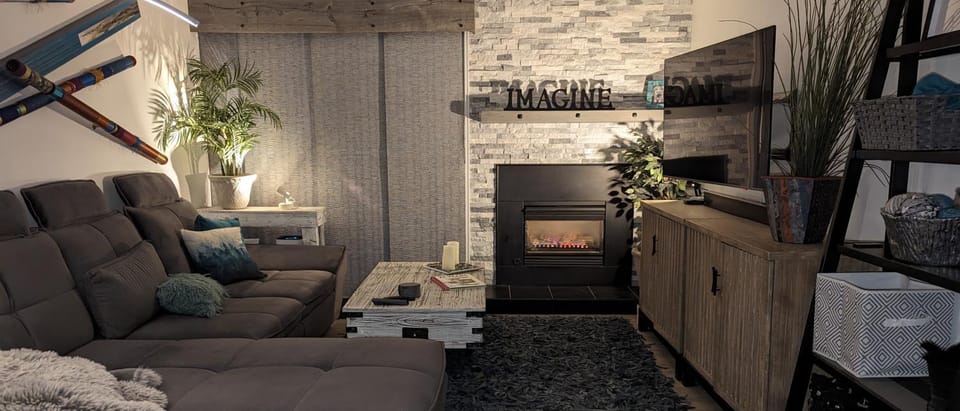 Communal lounge/ TV room, Living room, fireplace