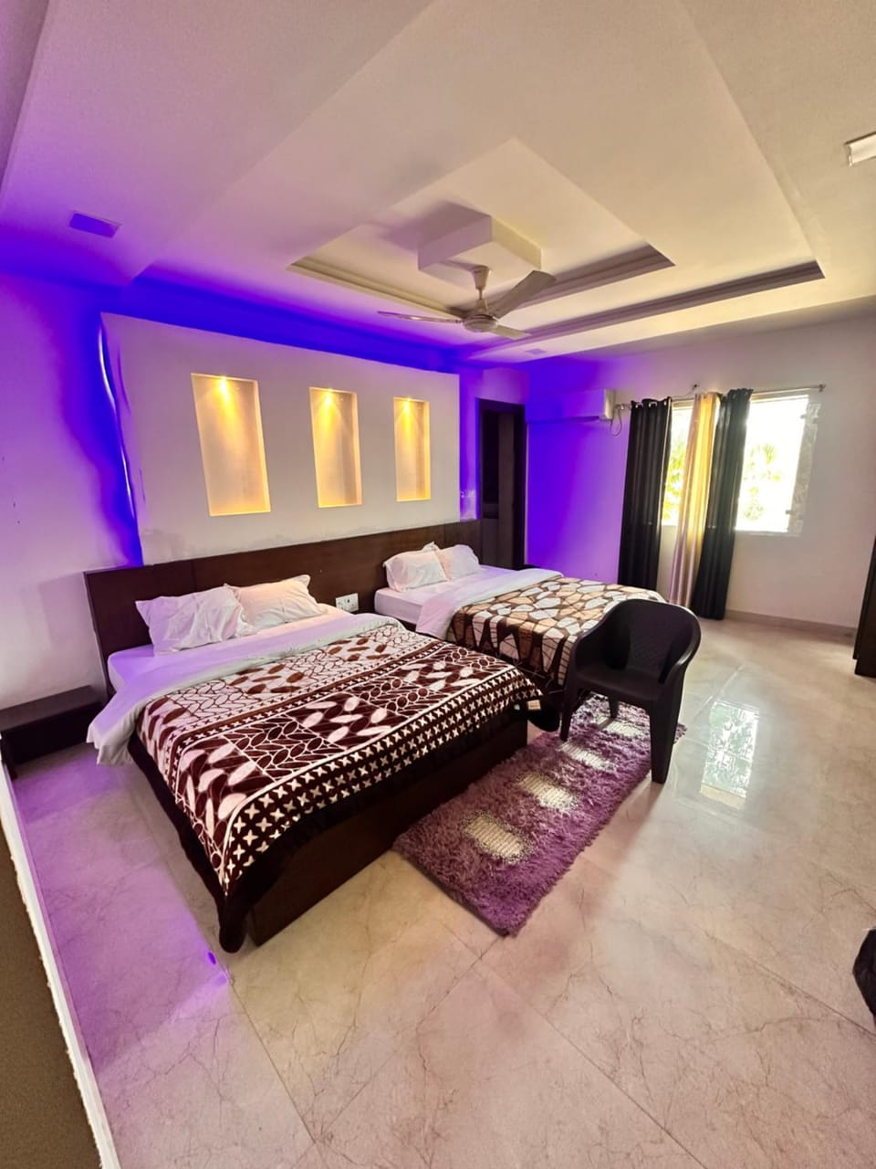 Bed, Photo of the whole room, Bedroom