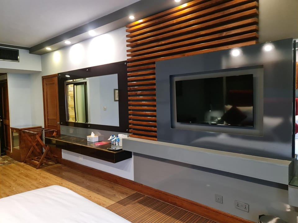 Hotel Crown Plaza Islamabad Hotel in Islamabad