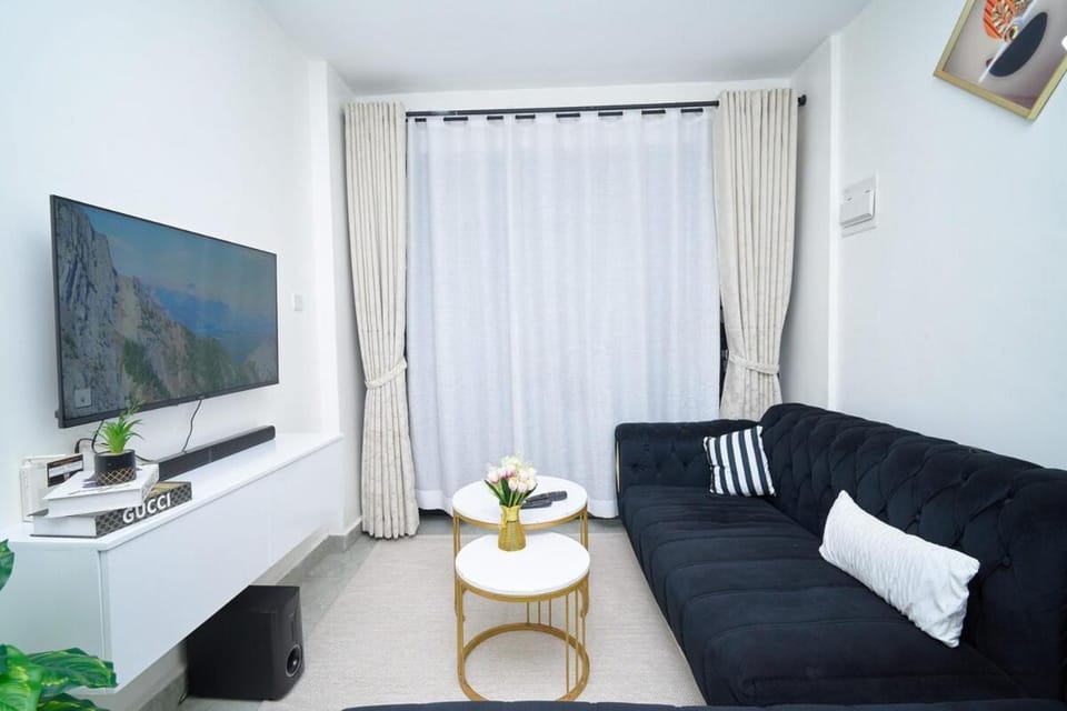 Modern 1 Bedroom Haven - Meg's Suites Apartment in Nairobi County