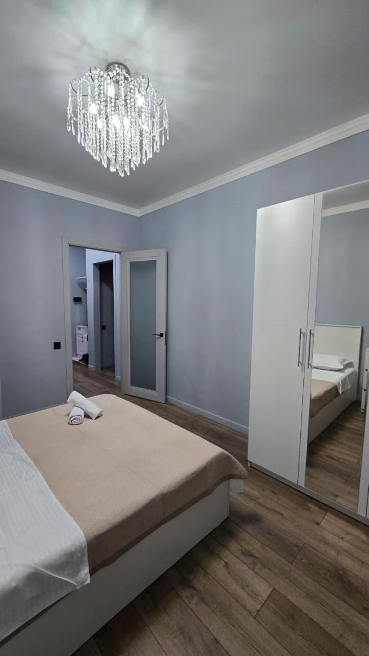 Bed, Bedroom, towels, wardrobe