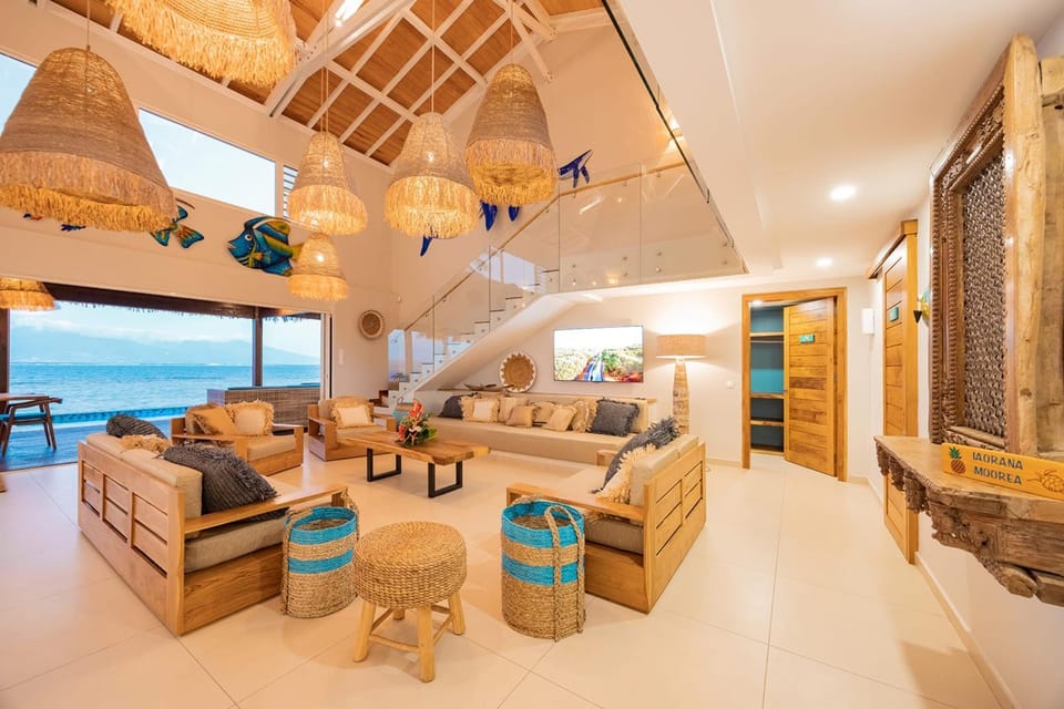 Living room, Seating area