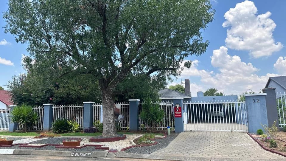 Lenajist Guest House Bed and Breakfast in South Africa