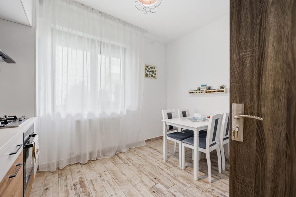 Metalurgiei 1 BDR & huge sofa with free parking Apartment in Bucharest