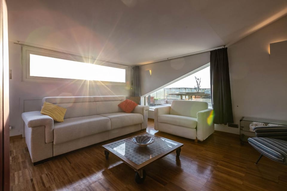 Spacious Penthouse with St Peter View Apartment in Rome