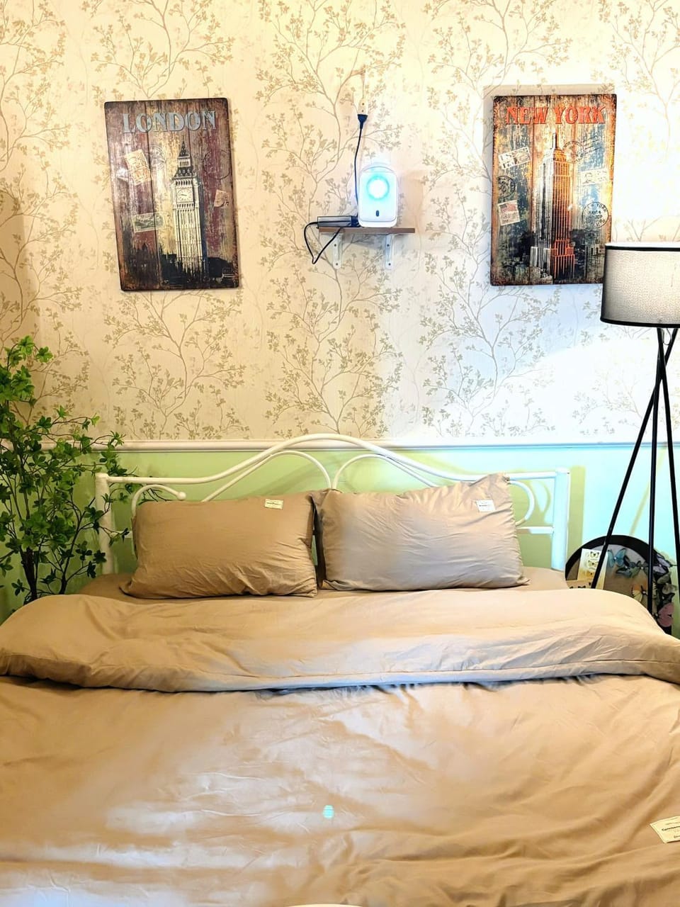 Bed, Photo of the whole room, Bedroom