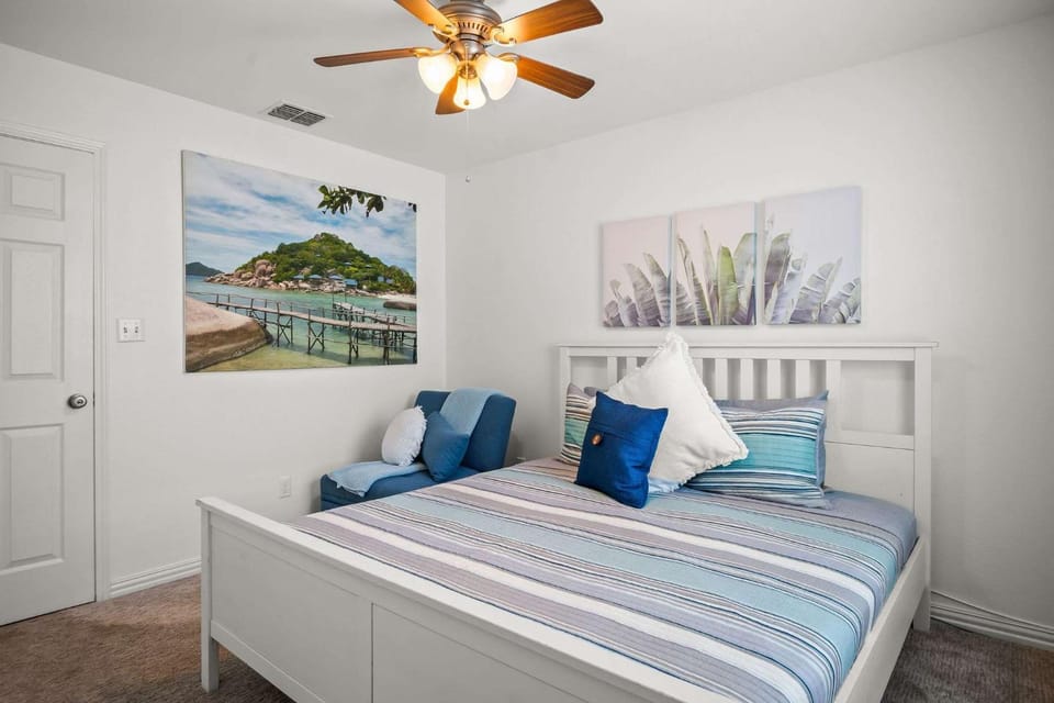 Fin and Feather Cozy for 8 House in Port Aransas