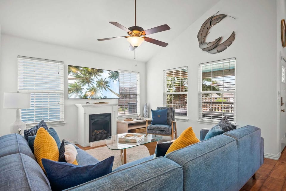 Fin and Feather Cozy for 8 House in Port Aransas