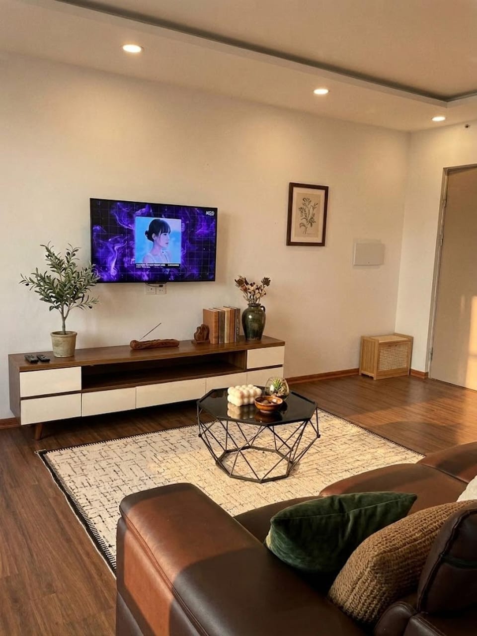 TV and multimedia, Living room, Evening entertainment