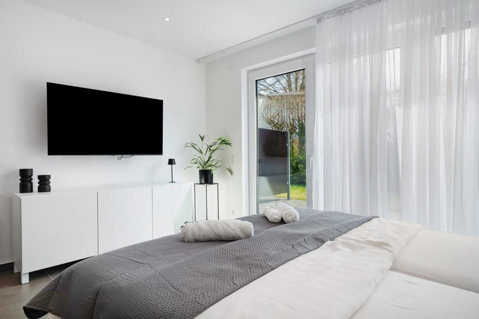 Living room, Bedroom