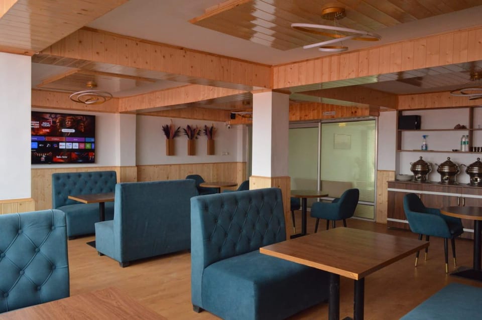 Restaurant/places to eat, Seating area, Internal: Not applicable to any particular room