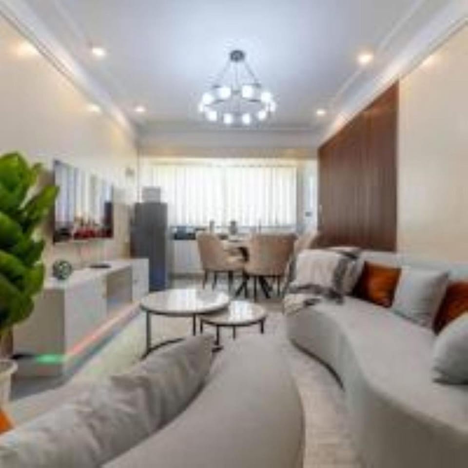 stunning one bedroom apartment with speed wifi,ample parking space, swimming pool, fully equipped gym and amazing city views Apartment in Nairobi County