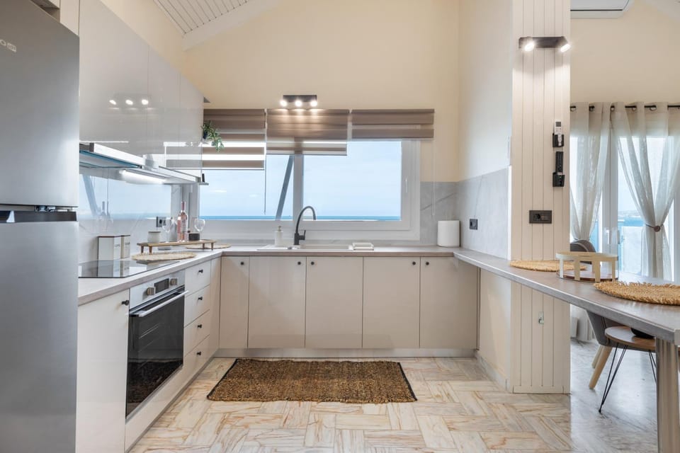 Kitchen or kitchenette, Living room