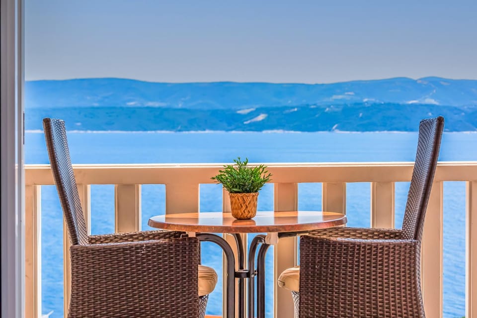 Day, Natural landscape, View (from property/room), Balcony/Terrace, Seating area, Sea view
